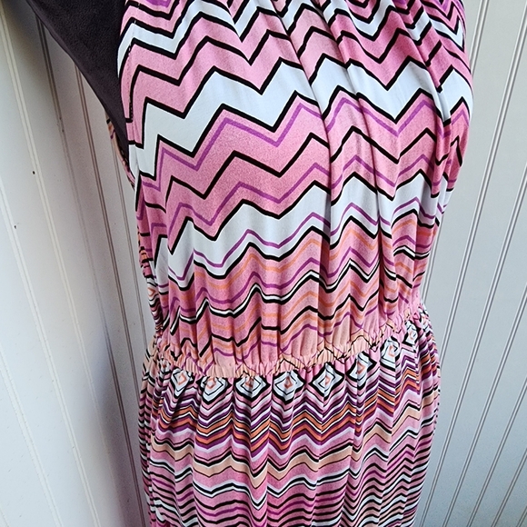 Jennifer Lopez Pink and White High Low Sundress with Sleeveless Halter Neck - Picture 16 of 16